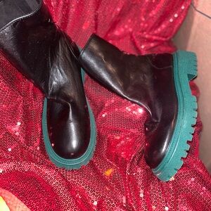 Stylish Black and Green Women's Boots